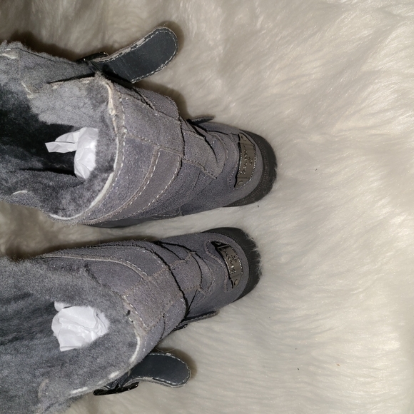BearPaw Size 9 Gray Suede Leather Boots - Picture 6 of 13